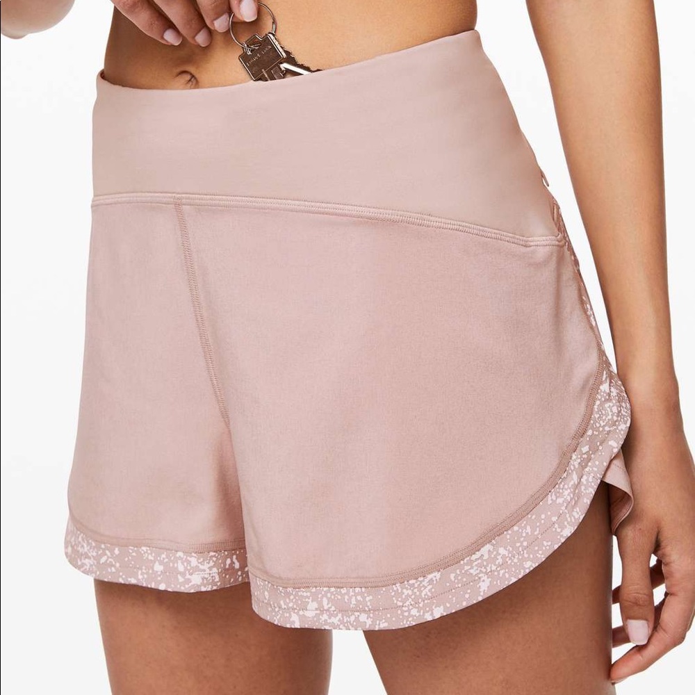 Lululemon Run The Line Short *Reflective 3"